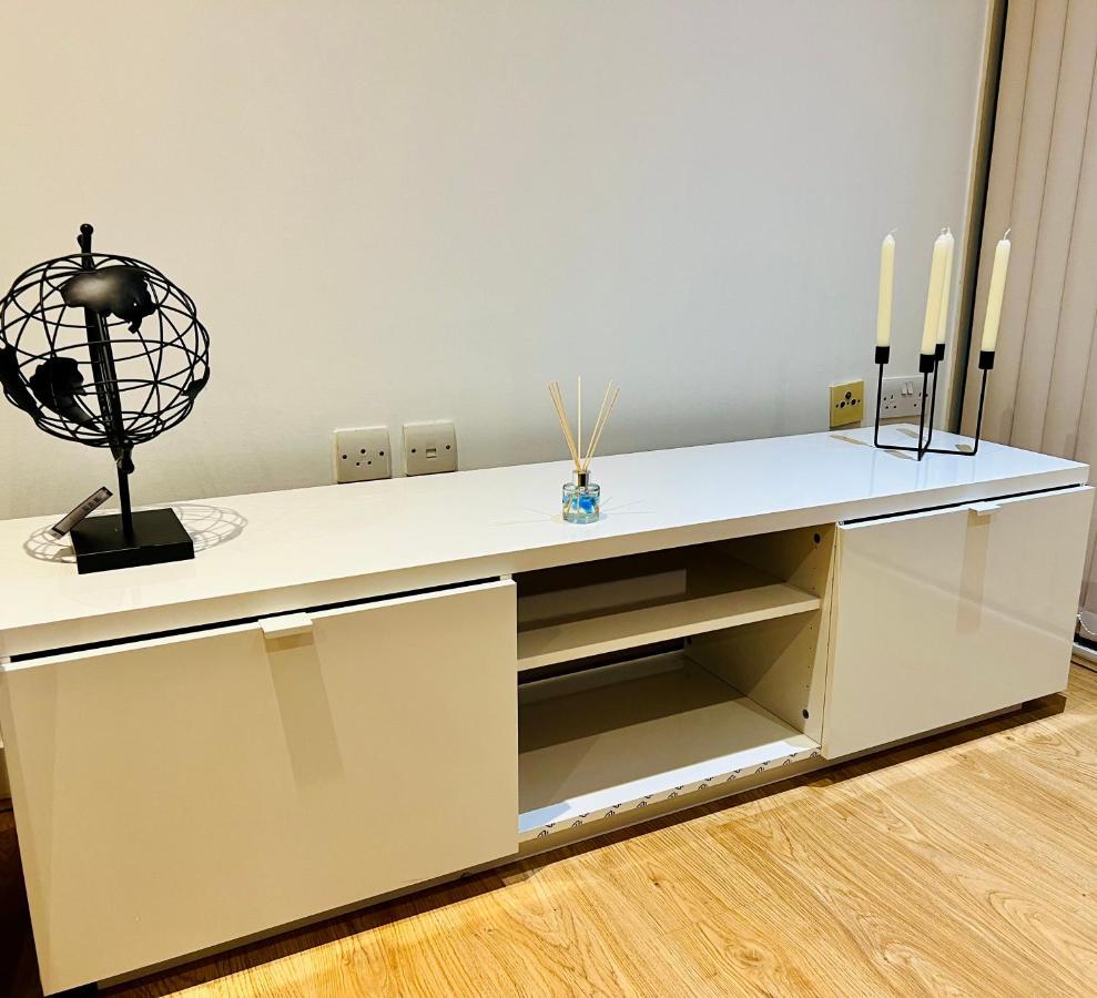 Canary Luxury Modern 1 Bedroom Apartment Londra Exterior foto