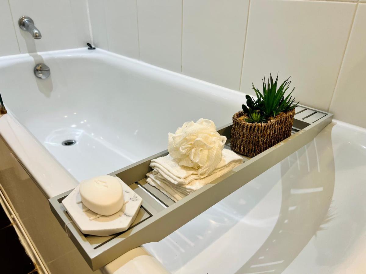 Canary Luxury Modern 1 Bedroom Apartment Londra Exterior foto
