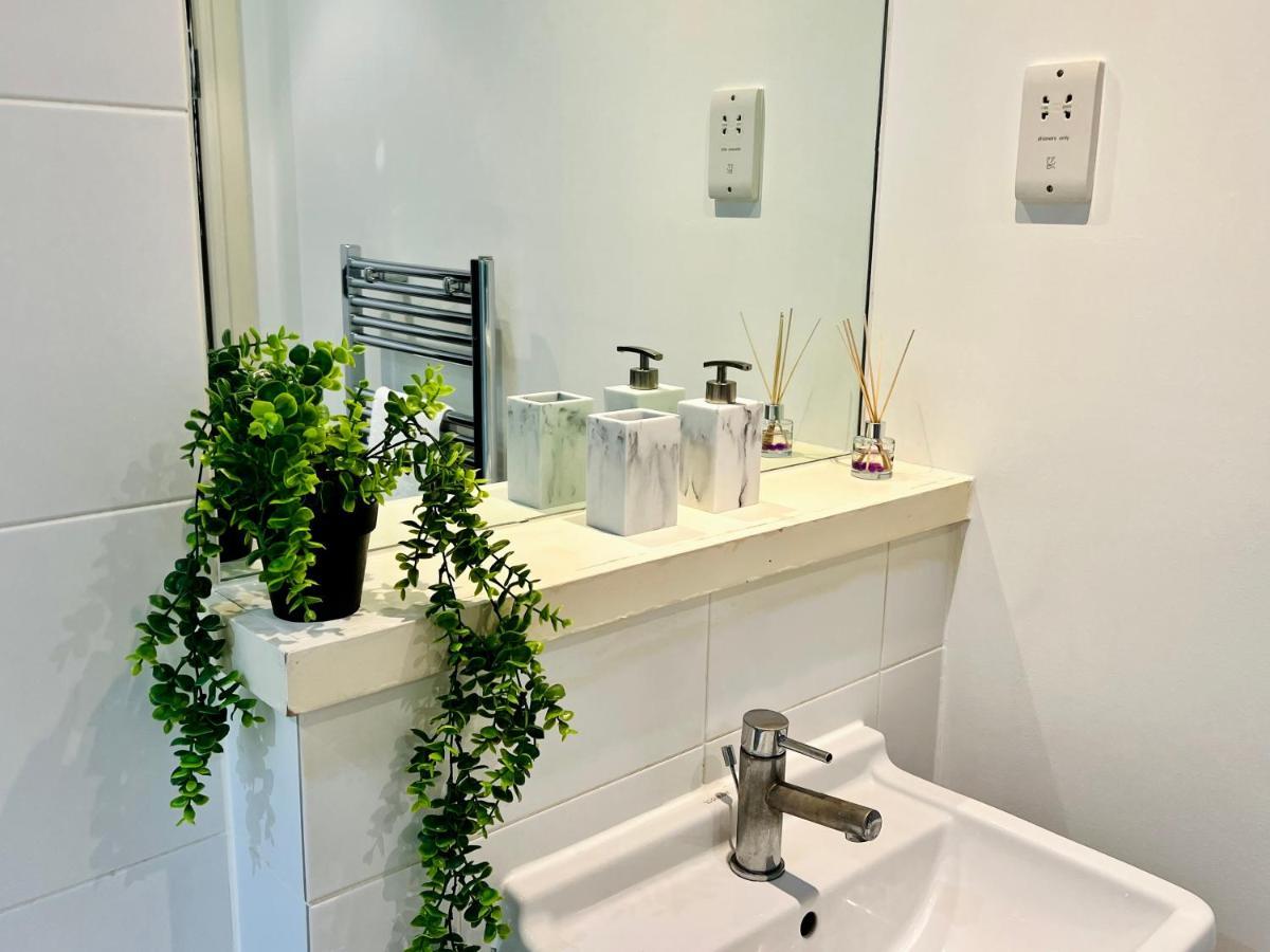 Canary Luxury Modern 1 Bedroom Apartment Londra Exterior foto