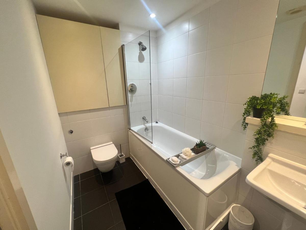 Canary Luxury Modern 1 Bedroom Apartment Londra Exterior foto